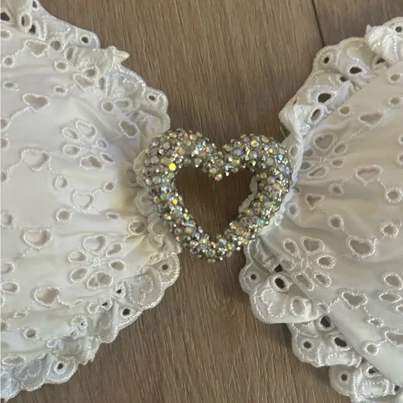 Beach Bunny All Eyes On Me White Eyelet Lace Bikini Set - Picture 6 of 9